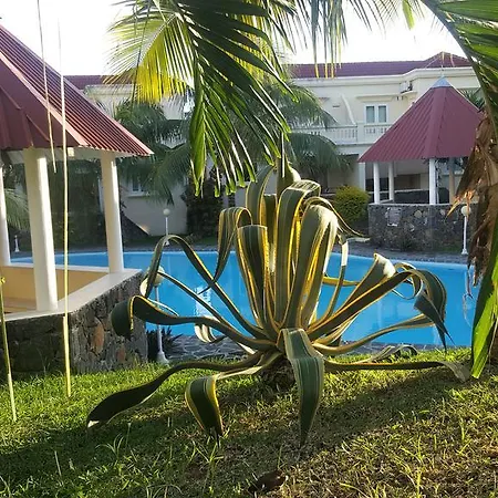 Azure Villa Belle Mare Exterior photo