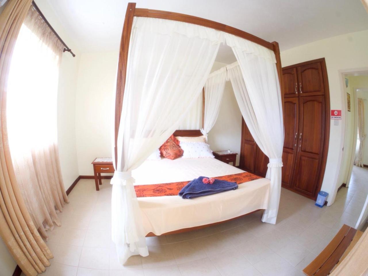 Azure Villa Belle Mare